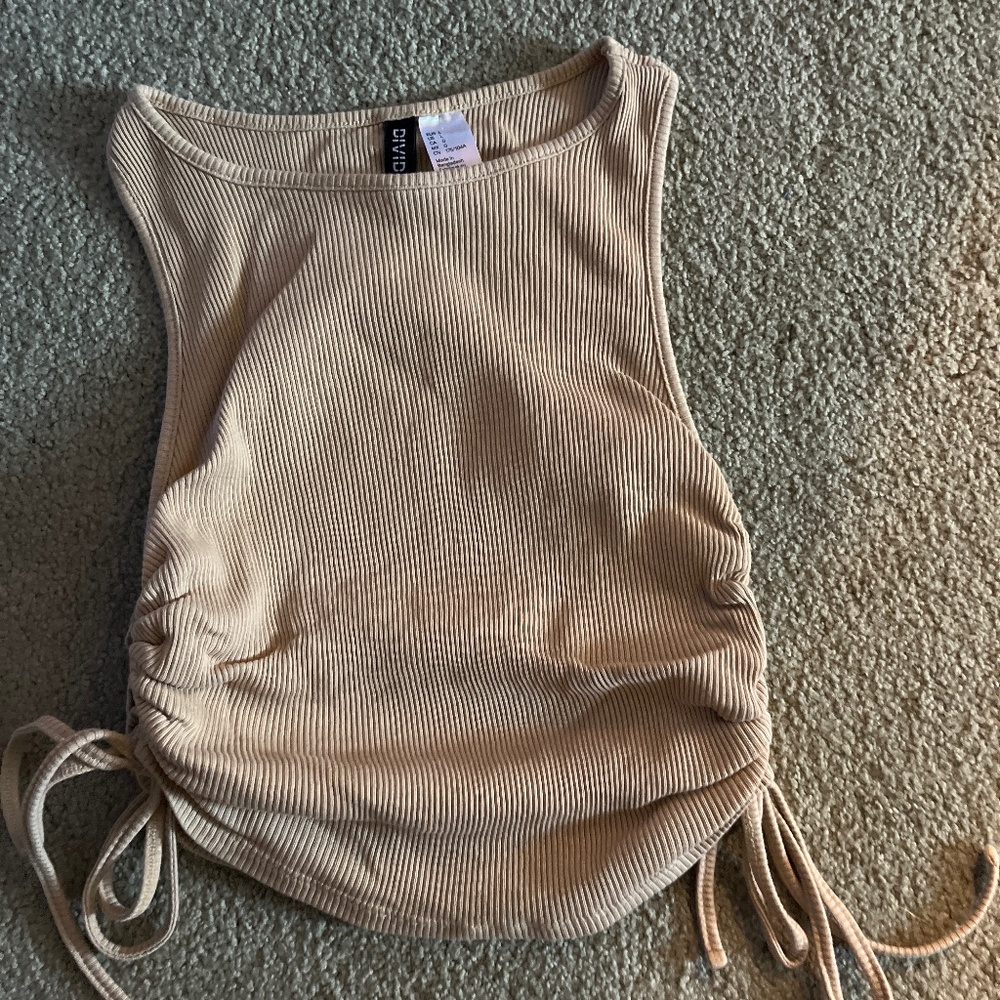 Side scrunch crop top